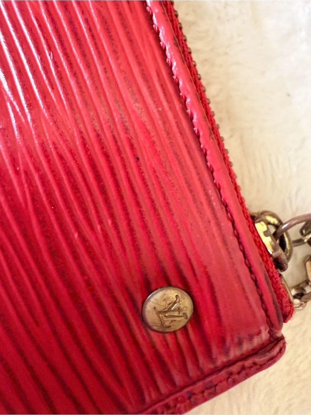 Louis Vuitton Red Epi Leather Key Cles/Pouch with Gold Hardware - Picture 5 of 16